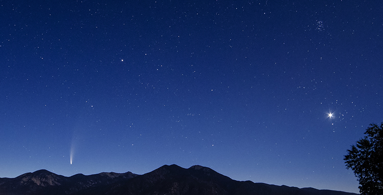 Comet Neowise rising